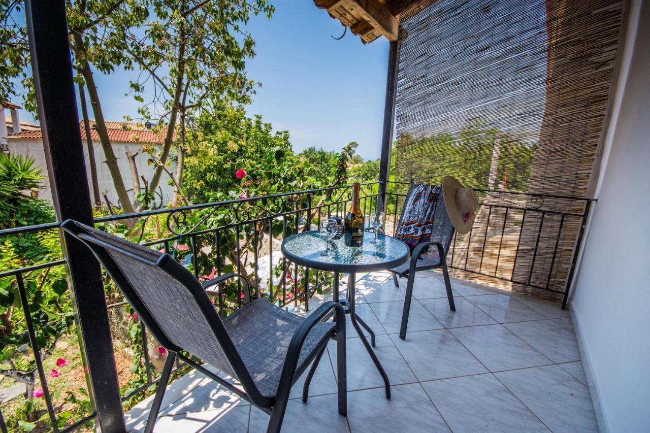 Irini Apartments And Studios Agios Gordios  Exterior photo